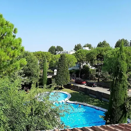 Lido Galeazzi Giant Pool Sirmione